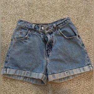 Levis jean shorts. Never worn. Size xs